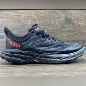 Hoka One One Womens 7 B Speedgoat 5 GTX Black/Red Trail Running Athletic Sneaker